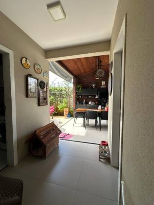 Casa no Condomínio Demerval Mattos – Exclusividade, Natureza e Localização Privilegiada na Atalaia