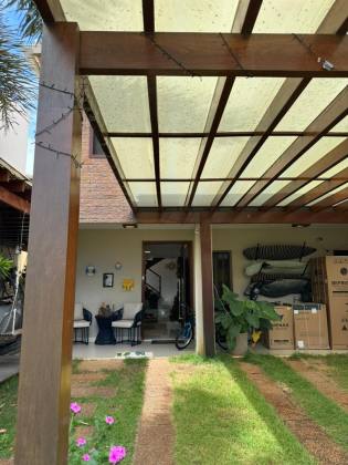 Casa no Condomínio Demerval Mattos – Exclusividade, Natureza e Localização Privilegiada na Atalaia