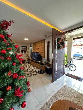 Casa no Condomínio Demerval Mattos – Exclusividade, Natureza e Localização Privilegiada na Atalaia