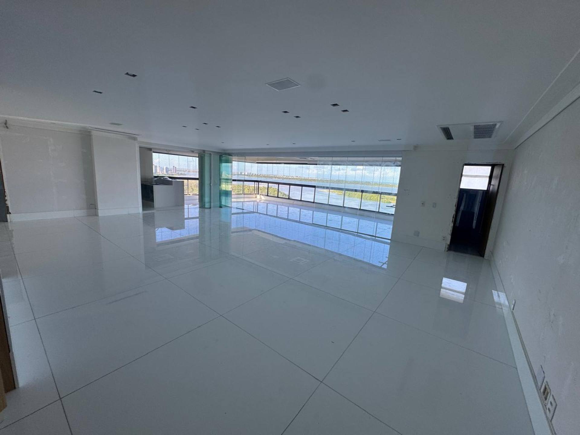 NOUVELLE / 420 METROS / 6 vagas .