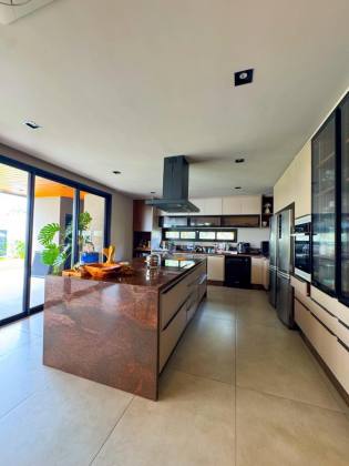 CASA DE ALTO PADRÃO