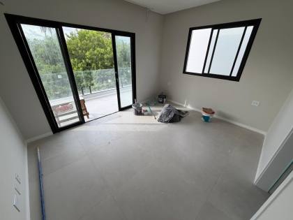 Casa Duplex Recém-Construída à Venda – Condomínio Fragata | Bairro Aruana