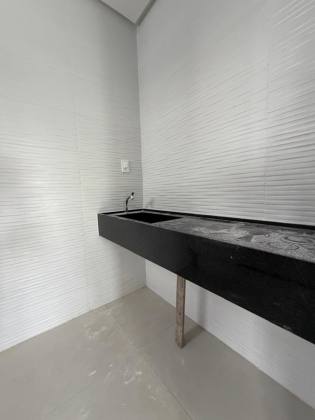 Casa Duplex Recém-Construída à Venda – Condomínio Fragata | Bairro Aruana