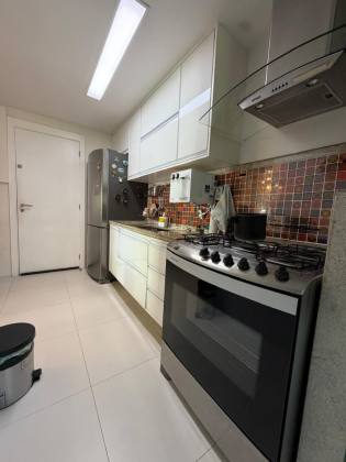 Apartamento reformado no Jardins de Londres | 111m² | Sombra total.