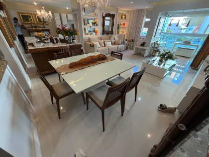 Apartamento reformado no Jardins de Londres | 111m² | Sombra total.