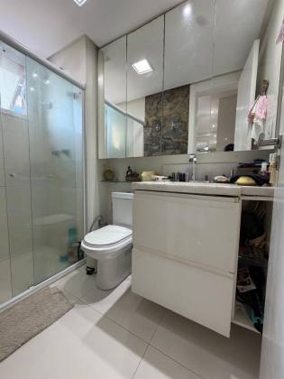 Apartamento reformado no Jardins de Londres | 111m² | Sombra total.