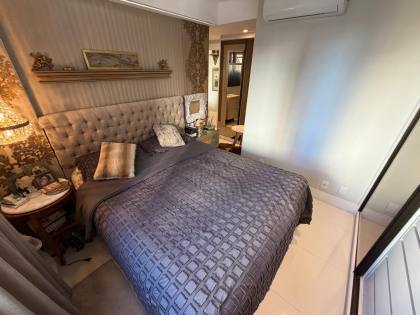 Apartamento reformado no Jardins de Londres | 111m² | Sombra total.