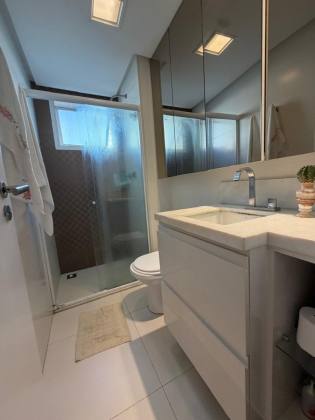 Apartamento reformado no Jardins de Londres | 111m² | Sombra total.