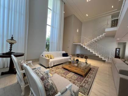 Condomínio Park Ville | 1.014m² de Terreno | 464m² Construídos
