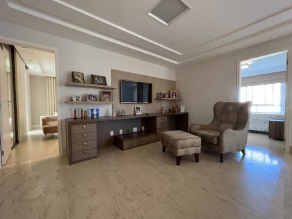 Condomínio Park Ville | 1.014m² de Terreno | 464m² Construídos