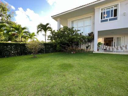 Condomínio Park Ville | 1.014m² de Terreno | 464m² Construídos