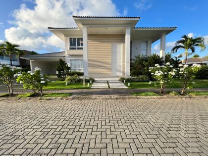 Condomínio Park Ville | 1.014m² de Terreno | 464m² Construídos