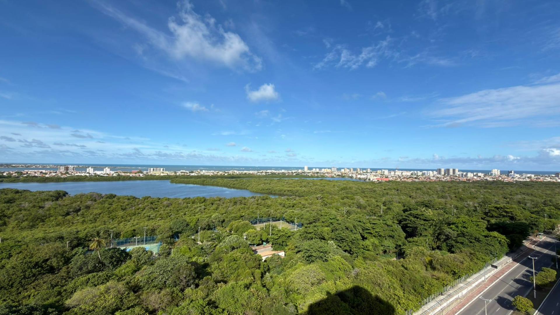 Cobertura Duplex à Venda | Vista Permanente para a Beira-Mar