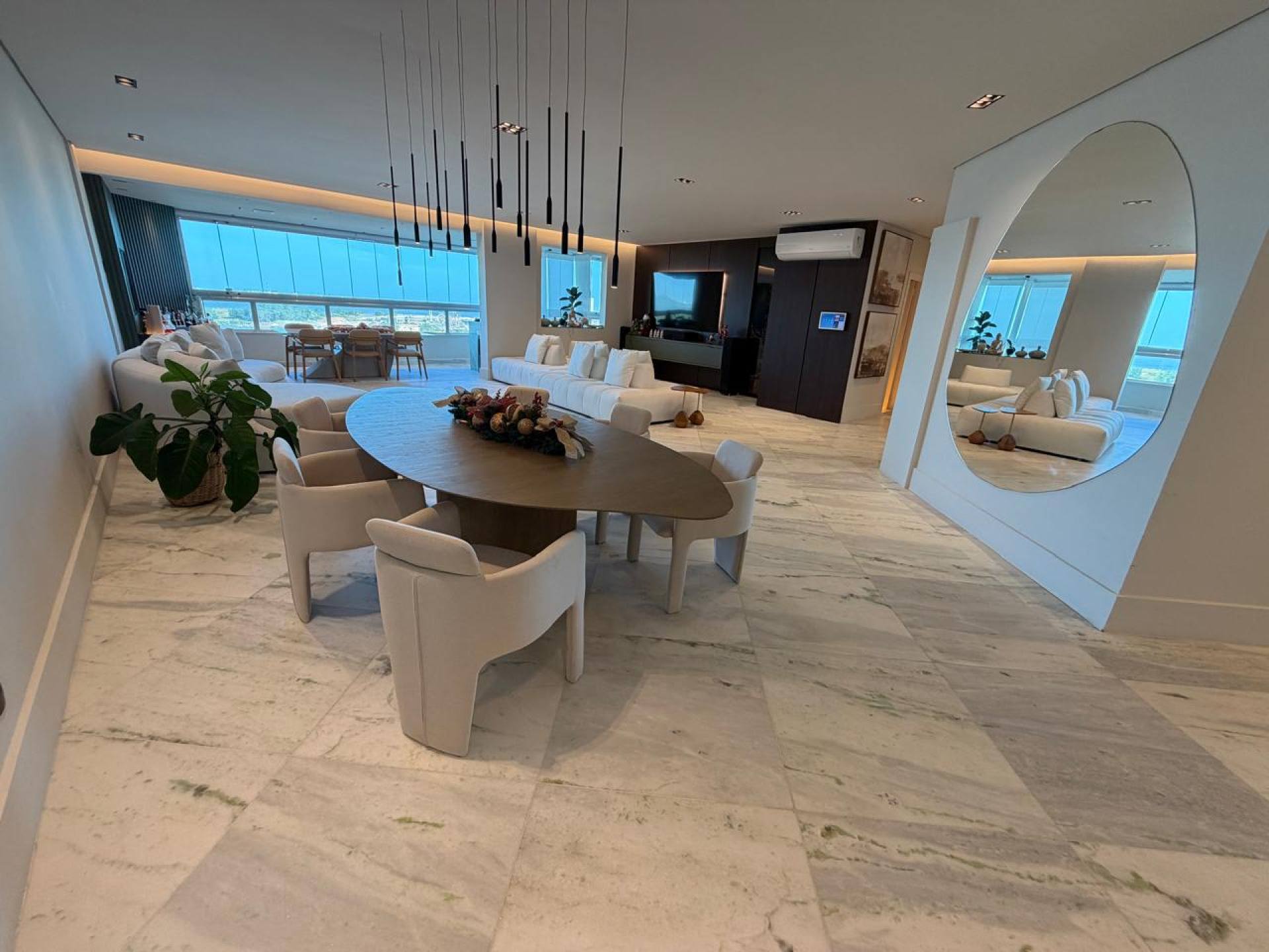 Mansão Cleonice Barreto | 300m² | Porteira Fechada | Beira-Mar
