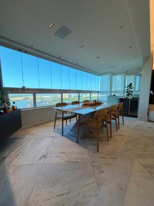 Mansão Cleonice Barreto | 300m² | Porteira Fechada | Beira-Mar