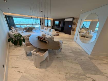 Mansão Cleonice Barreto | 300m² | Porteira Fechada | Beira-Mar