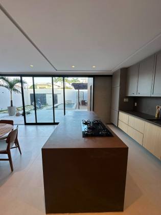 Casa de Alto Padrão à Venda na Atalaia | 400m² | 3 Suítes | Porteira Fechada – Aracaju