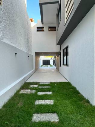 Casa de Alto Padrão à Venda na Atalaia | 400m² | 3 Suítes | Porteira Fechada – Aracaju