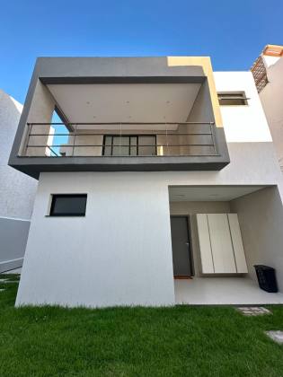 Casa de Alto Padrão à Venda na Atalaia | 400m² | 3 Suítes | Porteira Fechada – Aracaju
