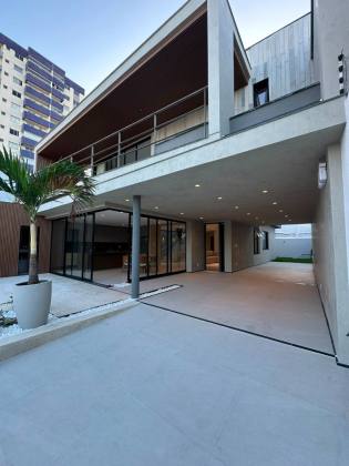 Casa de Alto Padrão à Venda na Atalaia | 400m² | 3 Suítes | Porteira Fechada – Aracaju