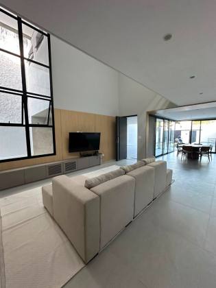 Casa de Alto Padrão à Venda na Atalaia | 400m² | 3 Suítes | Porteira Fechada – Aracaju