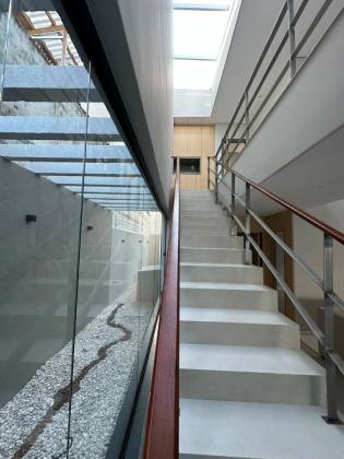 Casa de Alto Padrão à Venda na Atalaia | 400m² | 3 Suítes | Porteira Fechada – Aracaju