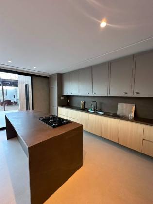 Casa de Alto Padrão à Venda na Atalaia | 400m² | 3 Suítes | Porteira Fechada – Aracaju