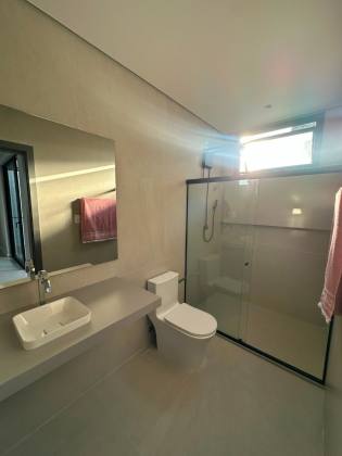 Casa de Alto Padrão à Venda na Atalaia | 400m² | 3 Suítes | Porteira Fechada – Aracaju
