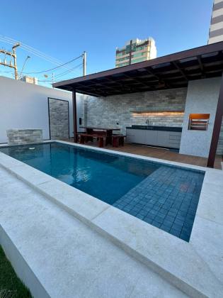 Casa de Alto Padrão à Venda na Atalaia | 400m² | 3 Suítes | Porteira Fechada – Aracaju