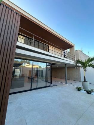 Casa de Alto Padrão à Venda na Atalaia | 400m² | 3 Suítes | Porteira Fechada – Aracaju