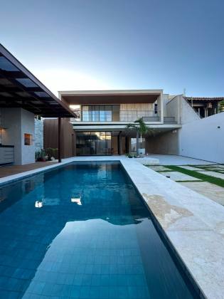 Casa de Alto Padrão à Venda na Atalaia | 400m² | 3 Suítes | Porteira Fechada – Aracaju