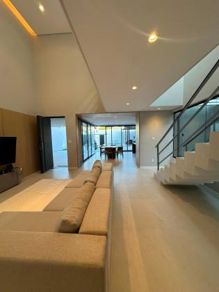 Casa de Alto Padrão à Venda na Atalaia | 400m² | 3 Suítes | Porteira Fechada – Aracaju