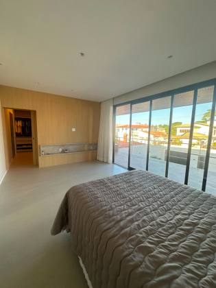 Casa de Alto Padrão à Venda na Atalaia | 400m² | 3 Suítes | Porteira Fechada – Aracaju