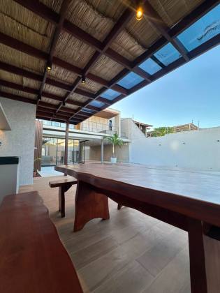 Casa de Alto Padrão à Venda na Atalaia | 400m² | 3 Suítes | Porteira Fechada – Aracaju