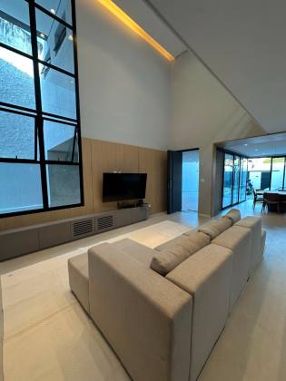 Casa de Alto Padrão à Venda na Atalaia | 400m² | 3 Suítes | Porteira Fechada – Aracaju