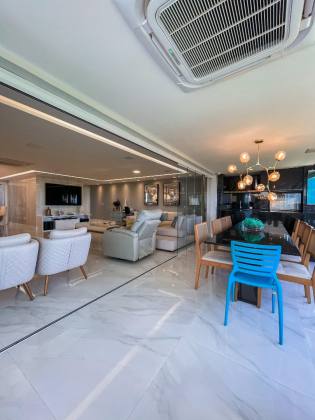 APARTAMENTO REFORMADO À VENDA NO MANSÃO ROBERTO CONSTÂNCIO VIEIRA | 220m² | ANDAR ALTO | JARDINS – ARACAJU