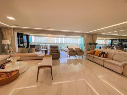 APARTAMENTO REFORMADO À VENDA NO MANSÃO ROBERTO CONSTÂNCIO VIEIRA | 220m² | ANDAR ALTO | JARDINS – ARACAJU