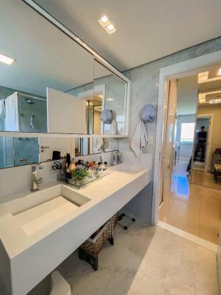 APARTAMENTO REFORMADO À VENDA NO MANSÃO ROBERTO CONSTÂNCIO VIEIRA | 220m² | ANDAR ALTO | JARDINS – ARACAJU
