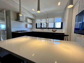 Mansão Saint Laurent / 13 de julho / Beira Mar