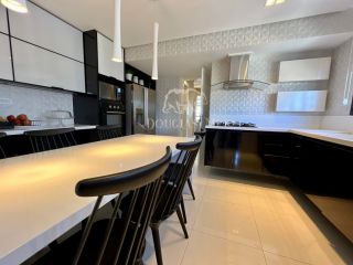 Mansão Saint Laurent / 13 de julho / Beira Mar