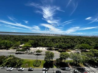 Mansão Saint Laurent / 13 de julho / Beira Mar