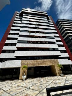 Mansão Saint Laurent / 13 de julho / Beira Mar