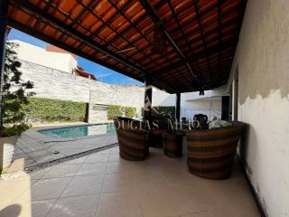 Vendo Belíssima Casa  2 pavimentos / Coroa do meio 