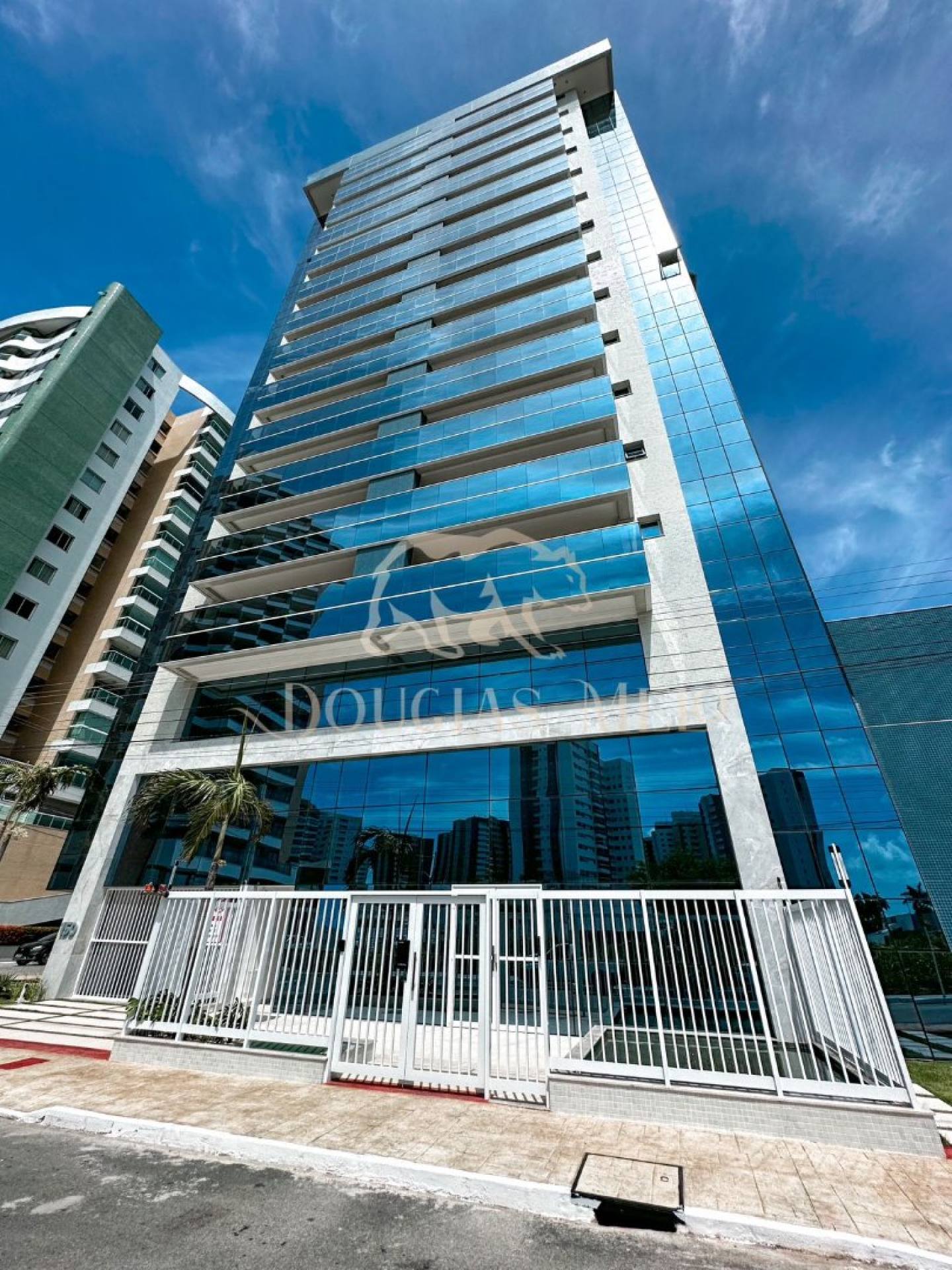 VENDO MANSÃO THE VIEW / Jardim Europa