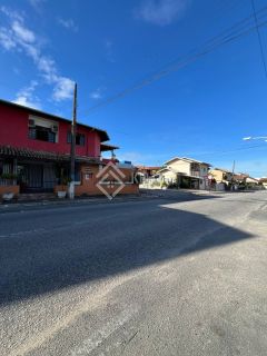 Terreno com 450 m² e construção 350 m².