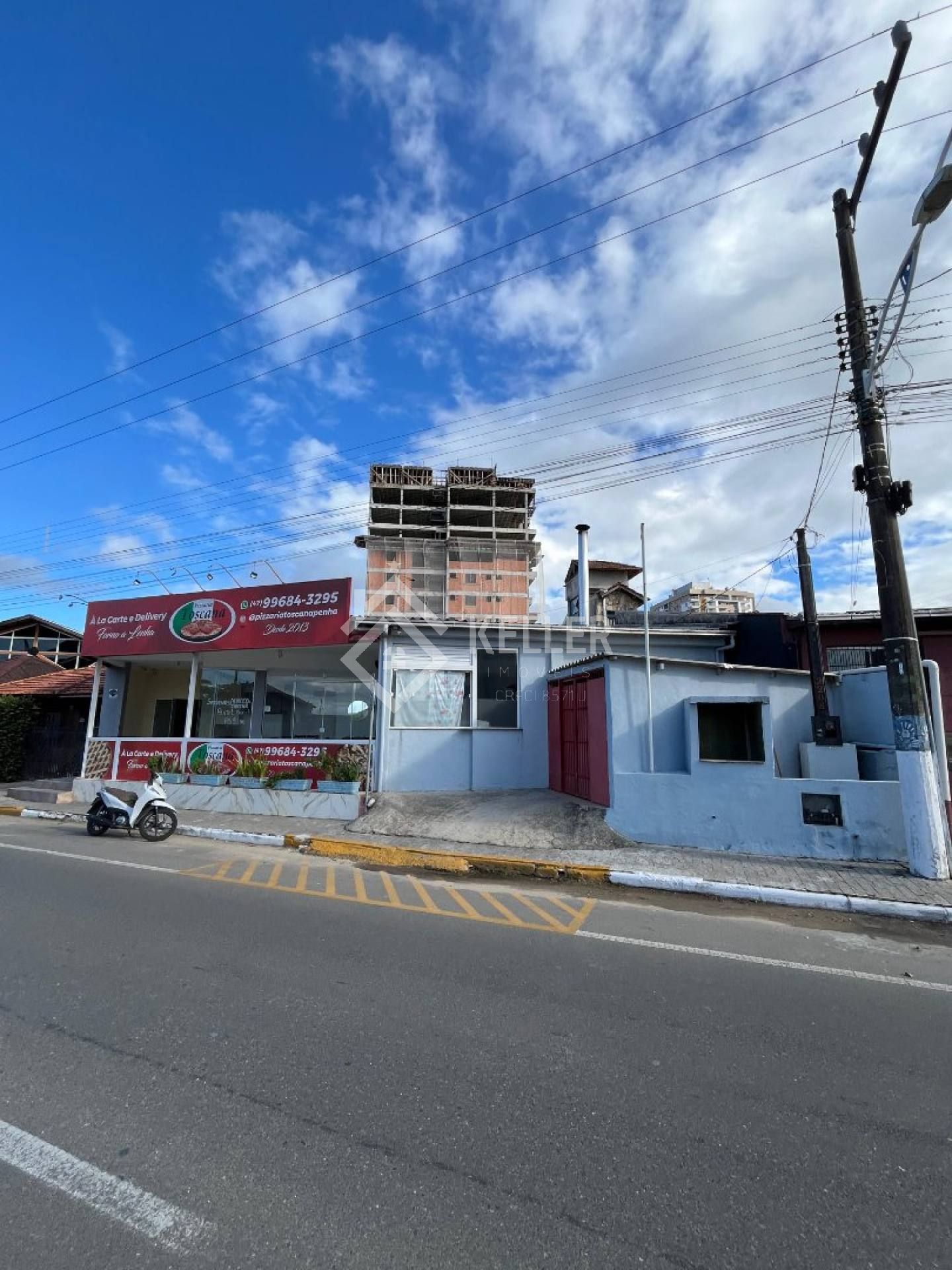 Imóvel Comercial e Residencial a 50 Metros da Praia de Armação