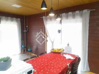 Casa com Edícula em Terreno Amplo – 300m² | 3 Quartos (1 Suíte) | Garagem Coberta para 2 Carros