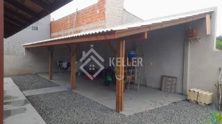 Casa com Edícula em Terreno Amplo – 300m² | 3 Quartos (1 Suíte) | Garagem Coberta para 2 Carros