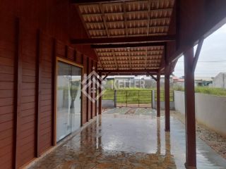 Casa com Edícula em Terreno Amplo – 300m² | 3 Quartos (1 Suíte) | Garagem Coberta para 2 Carros