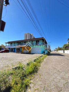 Aluguel / Apartamento Frente avenida